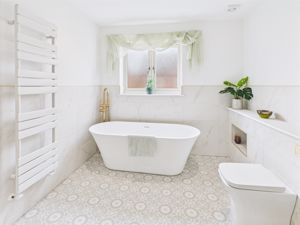 Family Bathroom- click for photo gallery